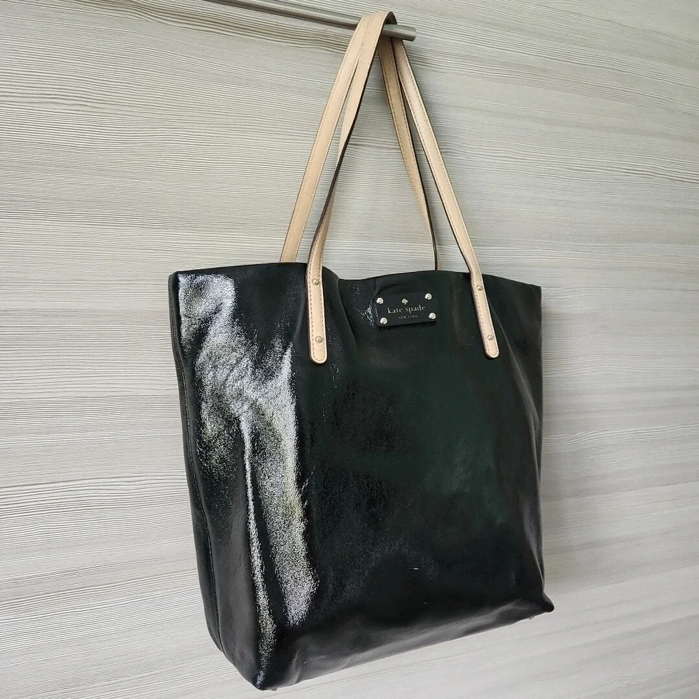 Kate‎ Spade Westward Adventurer Tote Black Crinkle Leather Tan Straps PXRU2327